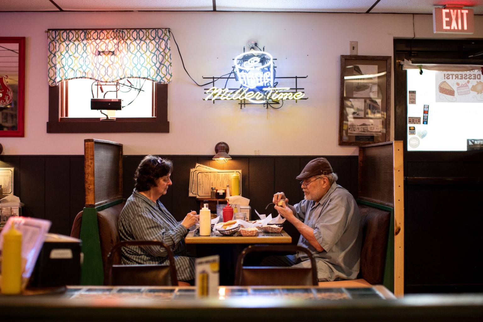 DeepCut Tavern serves up burgers, french fries and friendship